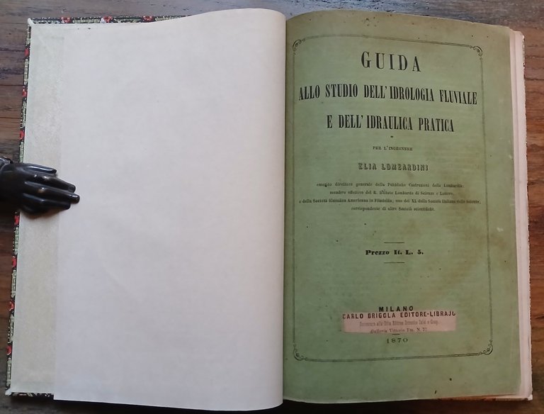 Guida allo studio dell'idrologia fluviale e dell'idraulica pratica.