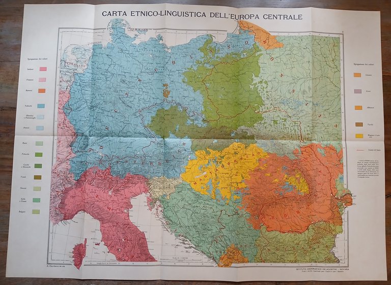 L'Europa etnico-linguistica. Atlante descrittivo in tre Carte speciali colorite con …