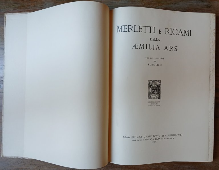 Merletti e ricami dell'Aemilia Ars. | Immagine Gallery 5