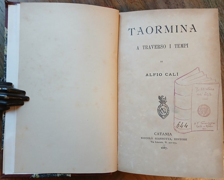 Taormina a traverso i tempi.