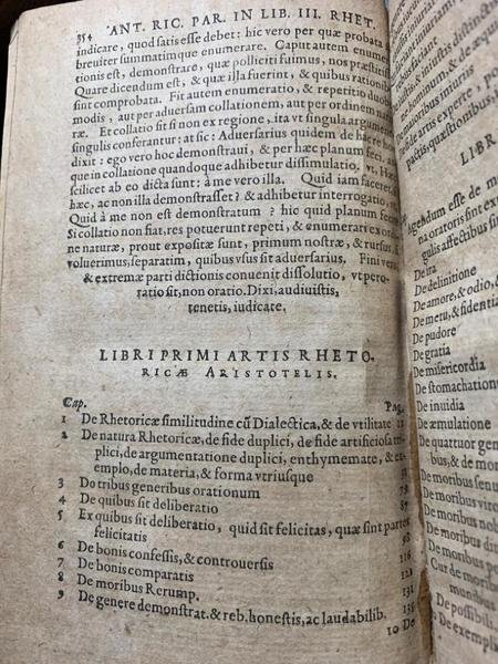 Aristotelis artis rhetoricae libri tres; ab Antonio Riccobono Latine conversi.; …