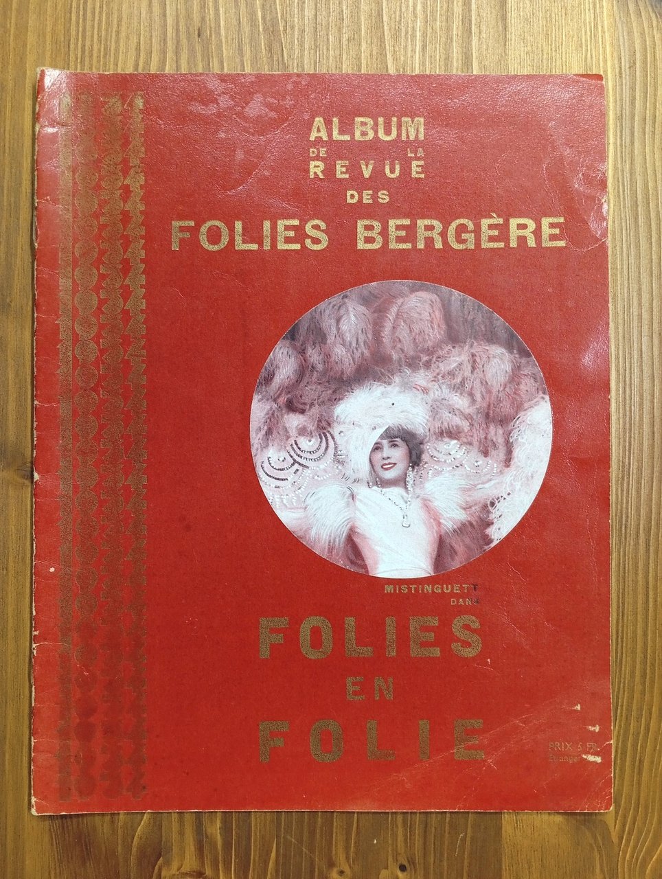 Album de la Revue des Folies Bergère - Mistinguett dans …