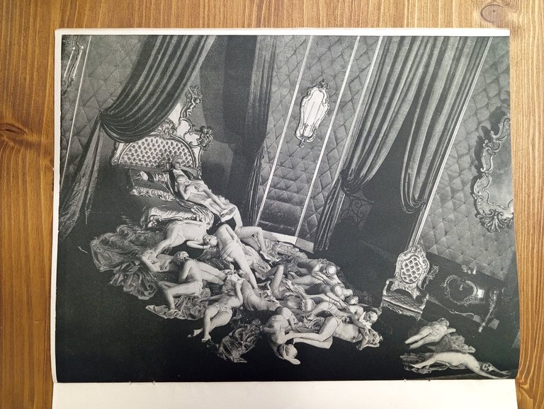 Album de la Revue des Folies Bergère - Mistinguett dans …