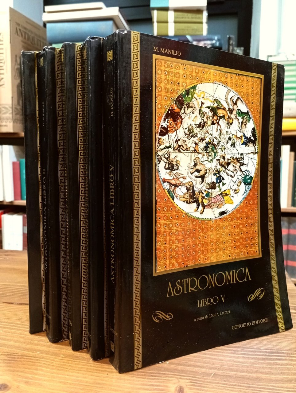 Astronomica. Libri I-V (opera completa) | Immagine principale