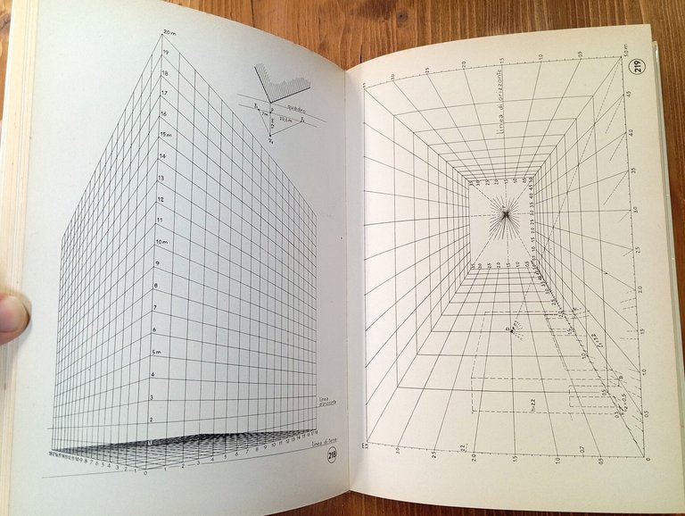 Geometria descrittiva e prospettiva con applicazioni ed esercizi