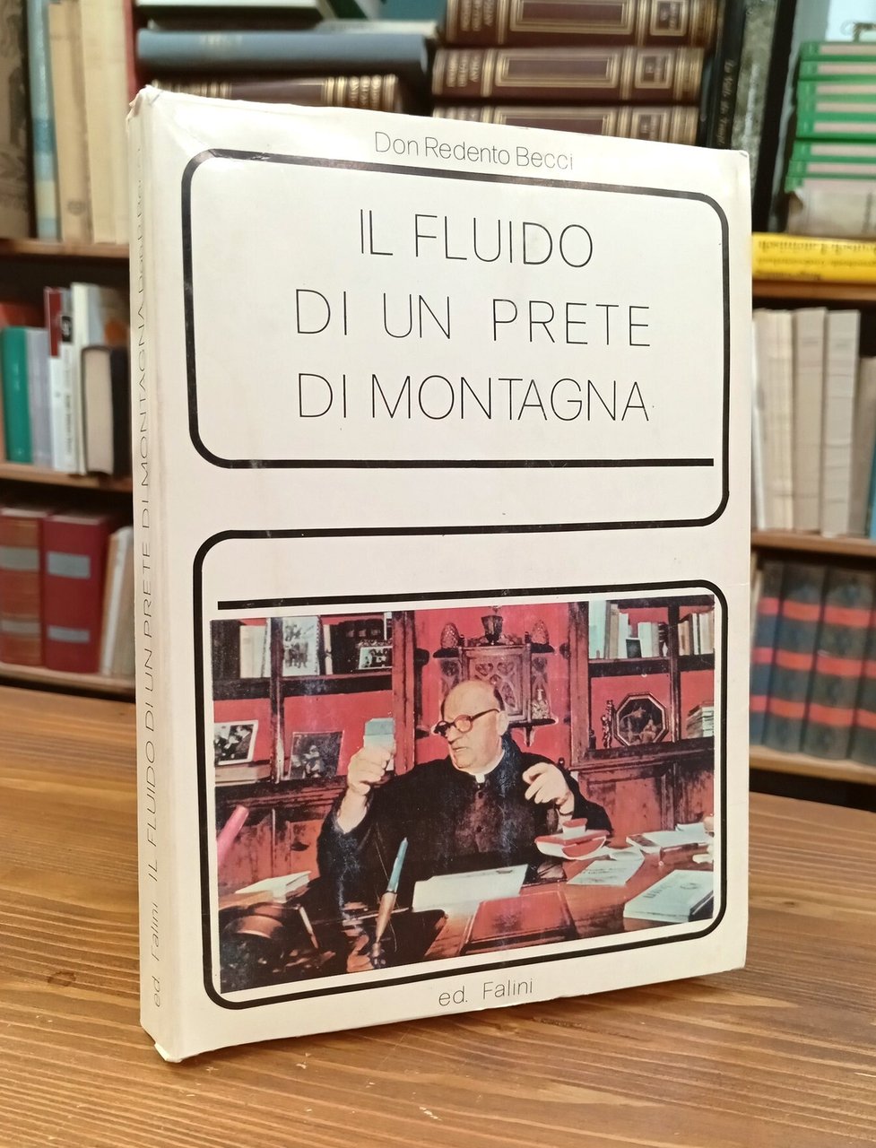 Il fluido di un prete di montagna | Immagine principale