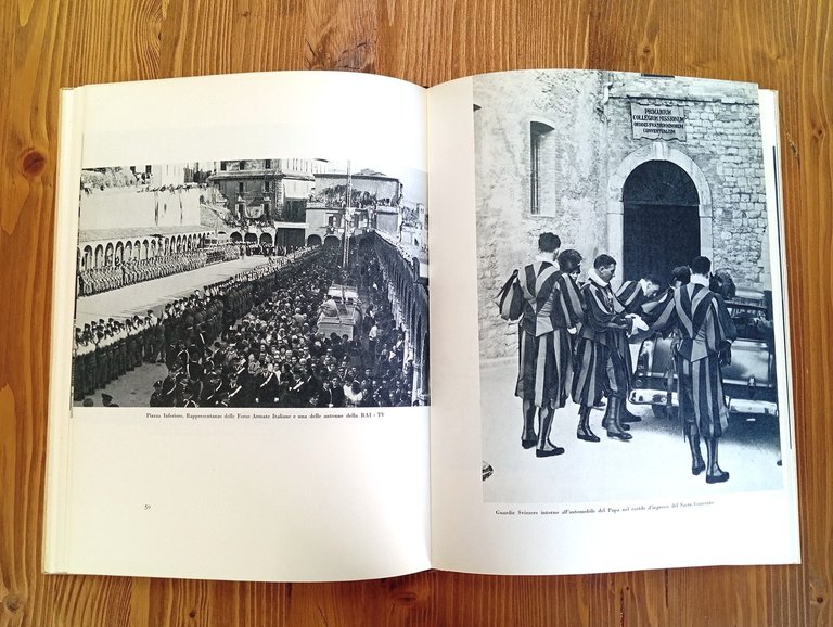 S. S. Giovanni XXIII pellegrino alla tomba di S. Francesco. …