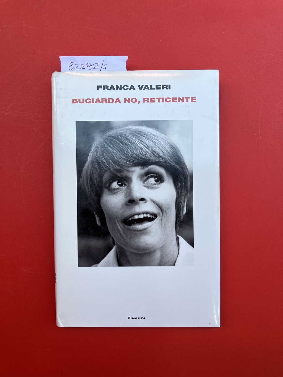 Bugiarda no, reticente