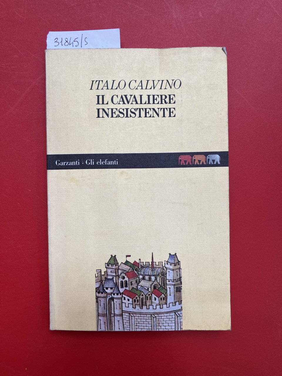 Il cavaliere inesistente | Immagine principale