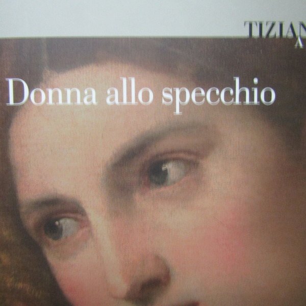 Donna allo specchio