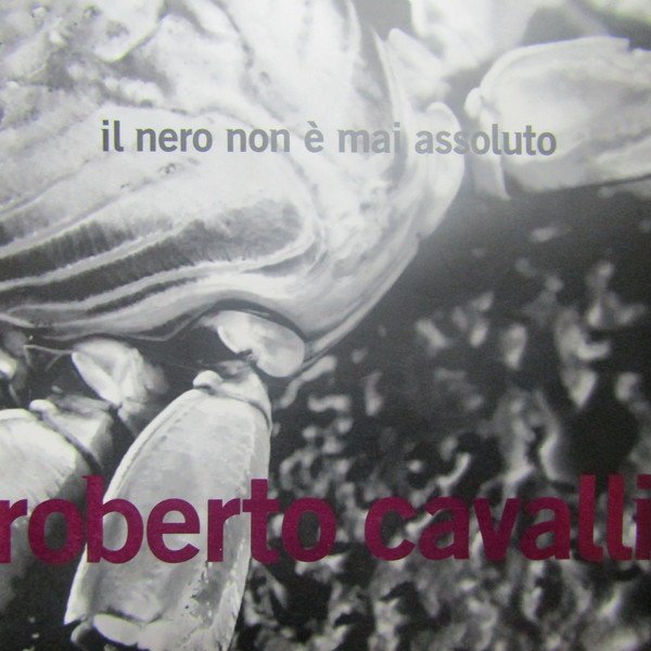 Il nero non è mai assoluto