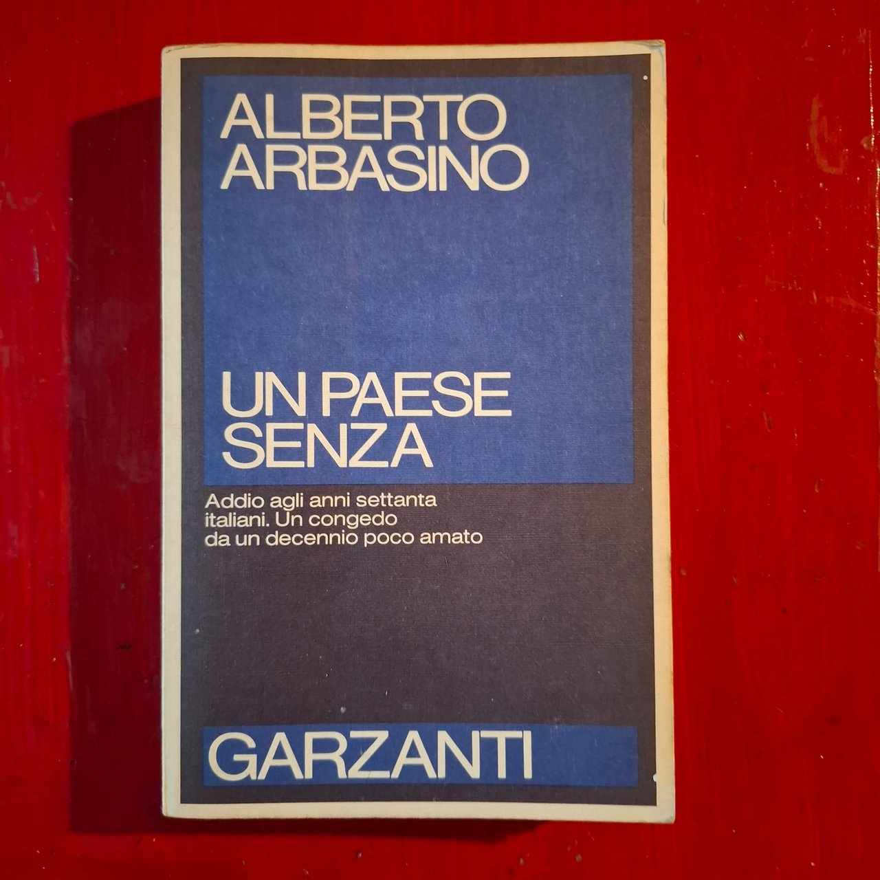 Un paese senza | Immagine principale