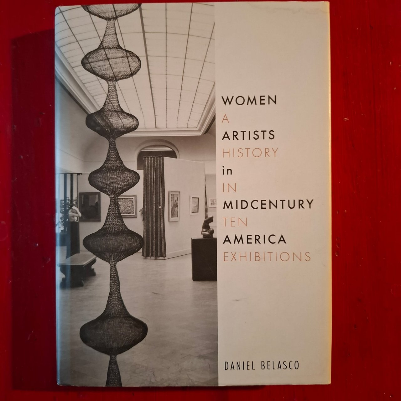 Women a Artists in the vMidcentury ten America Exhibitions | Immagine principale