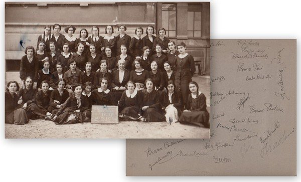 Liceo Statale Carlo Tenca Milano. Fotografia di classe IC anno …