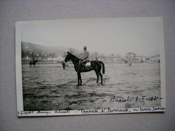 Foto Cartolina "Conte di Tancredi di Savoiroux su cavallo Damier. …