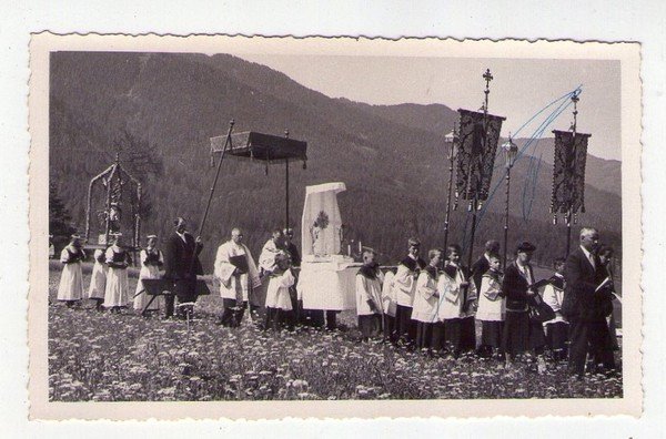 Foto formato cartolina Santa Maddalena (Funes - Bolzano) Processione. 1950
