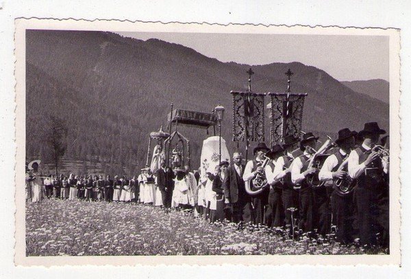 Foto formato cartolina Santa Maddalena (Funes - Bolzano) Processione. 1950