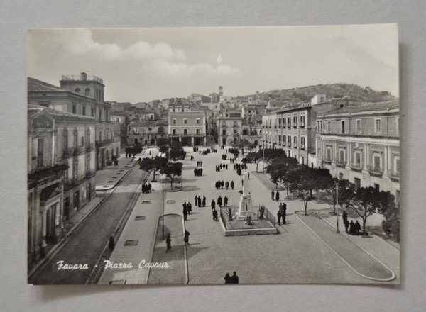 Cartolina / postcard Favara (Agrigento) Piazza Cavour