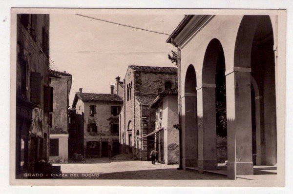 Cartolina/postcard GRADO (Gorizia) - Piazza del Duomo.