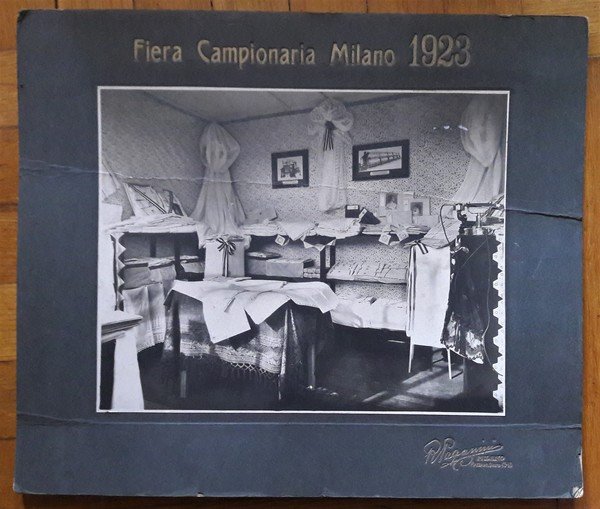 Fotografia con passepartout "Fiera Campionaria Milano 1923. Fotografo R. Paganini …