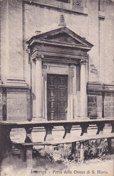 Cartolina Inverigo (Como) - Porta della Chiesa di S. Maria.