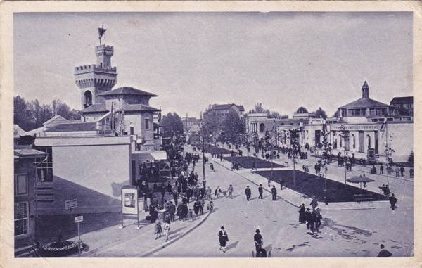 Cartolina Fiera esposizione di Milano - 1928. Il Viale d'accesso …