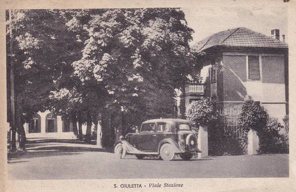 Cartolina Santa Giuletta (Pavia) - Viale Stazione (automobile).