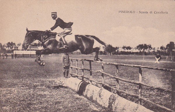 Cartolina PINEROLO (Torino) - Scuola di Cavalleria