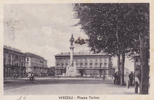 Cartolina VERCELLI - Piazza Torino.