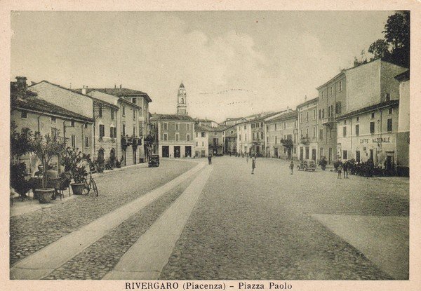 Cartolina RIVERGARO (Piacenza) - Piazza Paolo. (Caffè Nazionale)