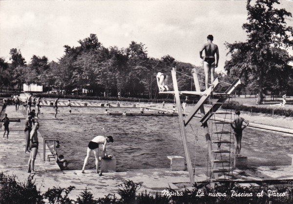 Cartolina MONZA - La nuova piscina al Parco. 1959
