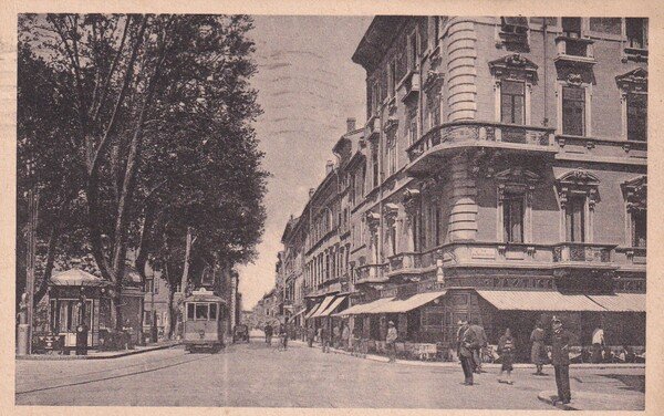 Cartolina PARMA - Via Garibaldi. 1945