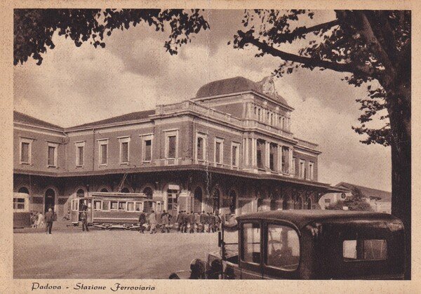 Cartolina Padova - Stazione ferroviaria.