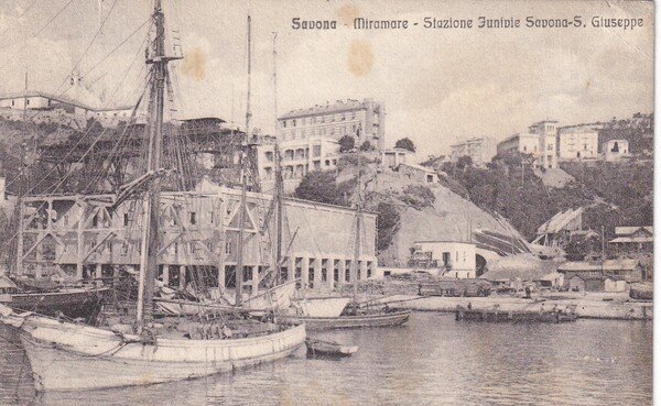 Cartolina SAVONA - Miramare - Stazione Funivie Savona-S. Giuseppe. 1920