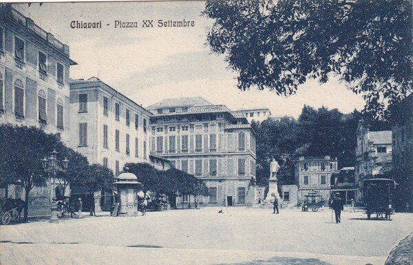 Cartolina Chiavari (Genova) - Piazza XX Settembre. 1927