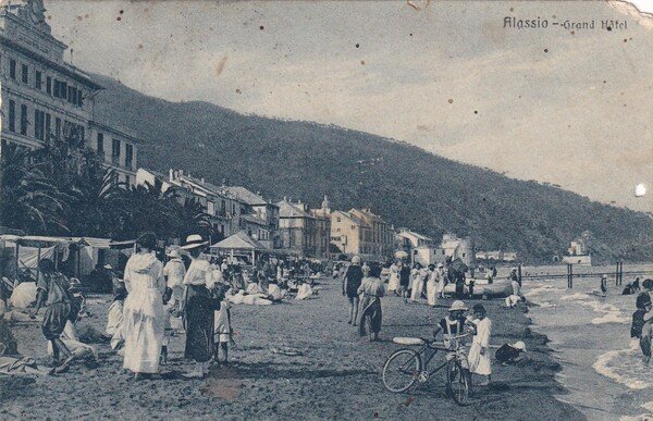 Cartolina Alassio (Savona) - Grand Hotel. 1919