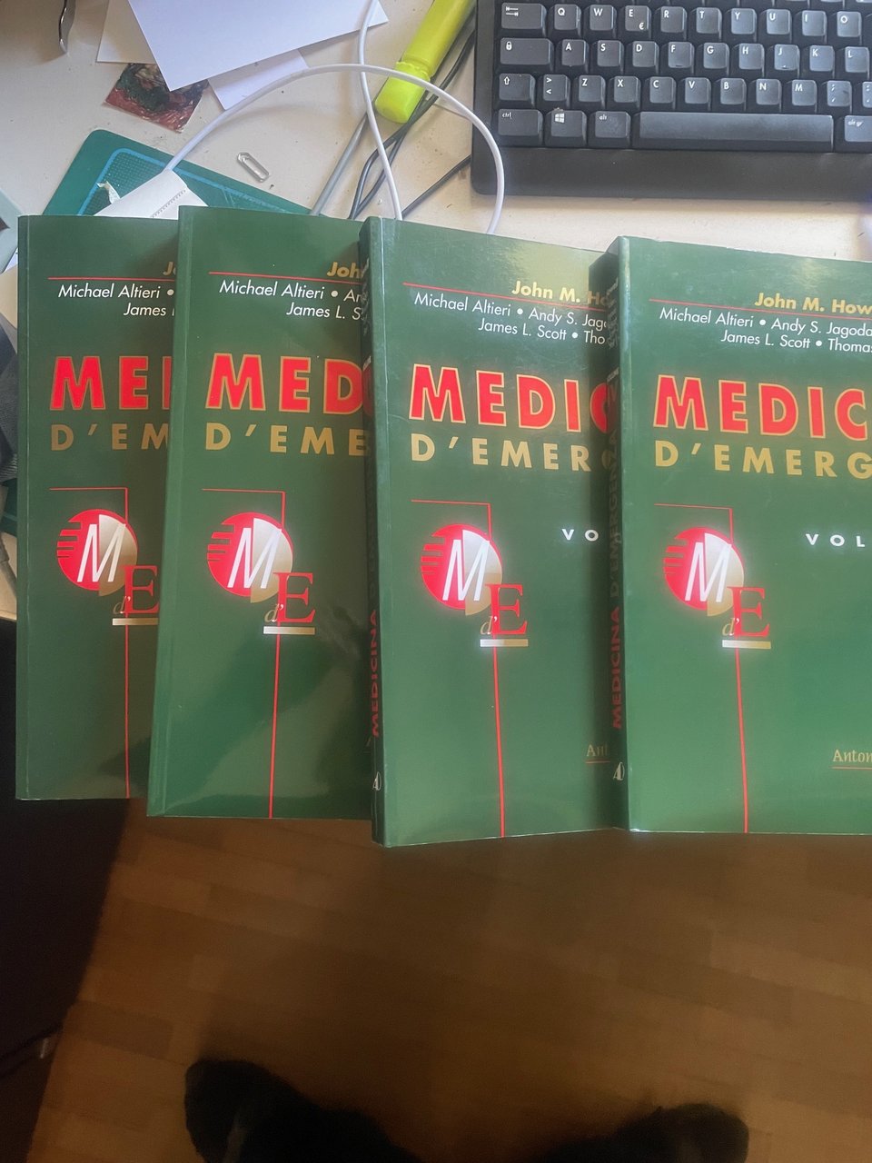 MEDICINA D'URGENZA IN 4 VOLUMI | Immagine principale