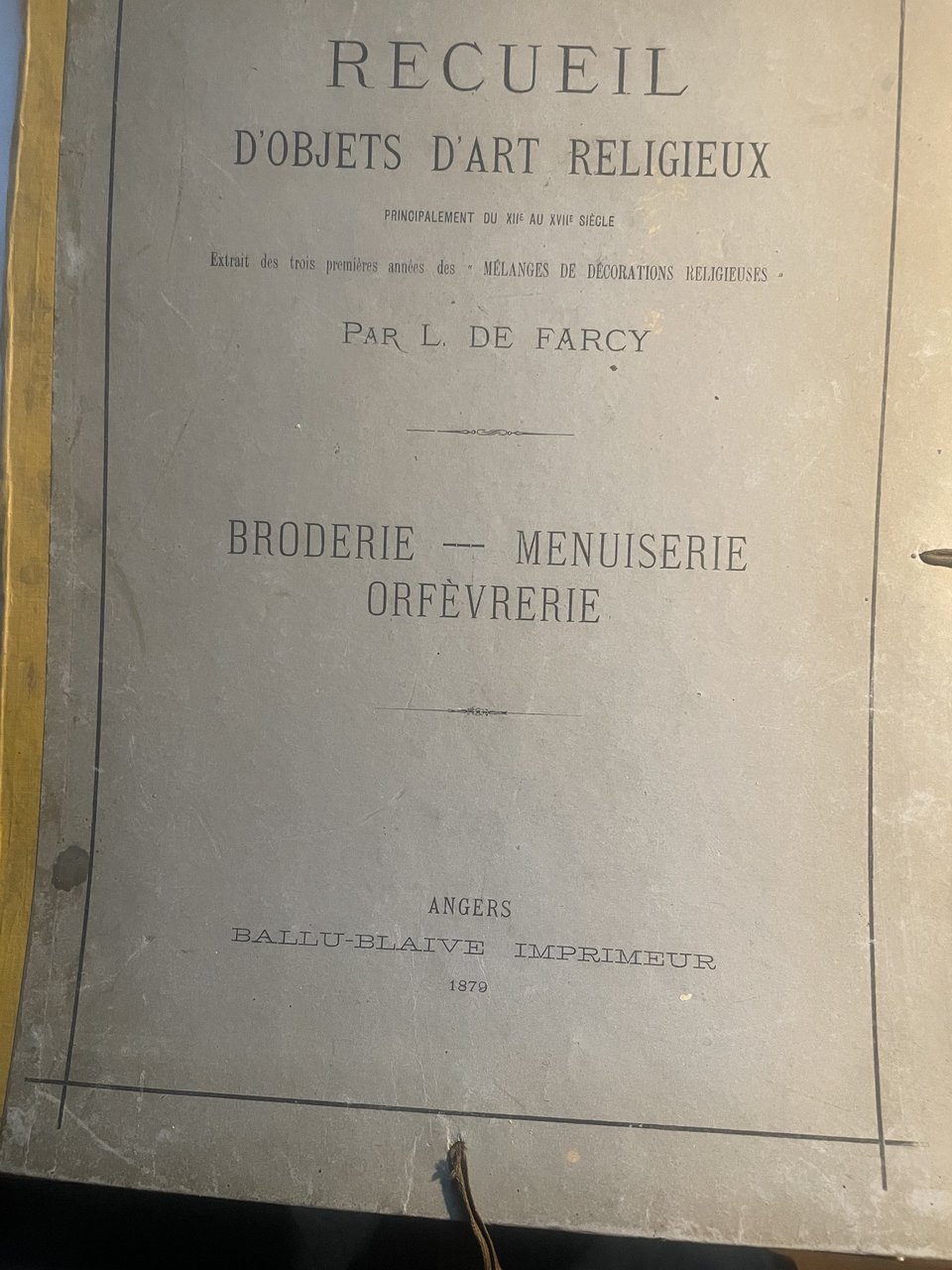 RECUEIL D'OBJETS D'ART RELIGIEUX,BRODERIE MENUISERIE ORFEVRERIE | Immagine principale