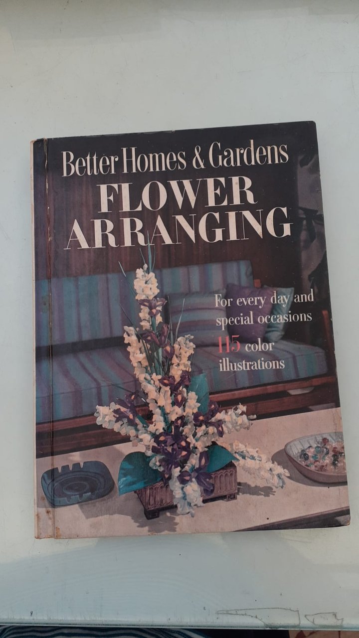 BETTER HOMES AND GARDENS FLOWER ARRANGING | Immagine principale