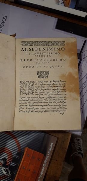 La piazza universale di tutte le professioni del mondo