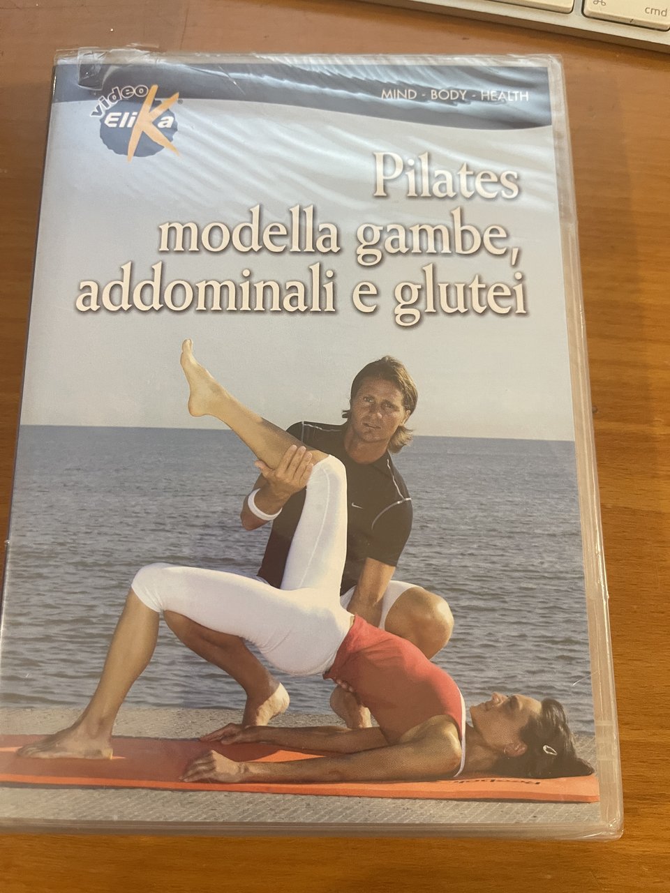 pilates modella gambe, addominali e glutei