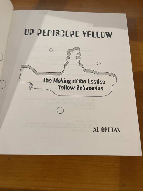 Un Periscope Yellow