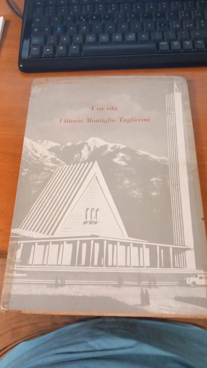 Una vita | Immagine principale