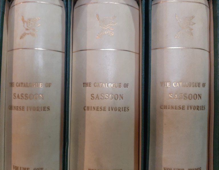 The catalogue of Sassoon chinese ivories, in three volumes, compiled … | Immagine Gallery 2