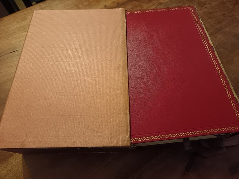 La Sacra Bibbia tradotta dai testi originali, illustrata con dipinti e acqueforti e disegni di Rembrandt. Volume primo