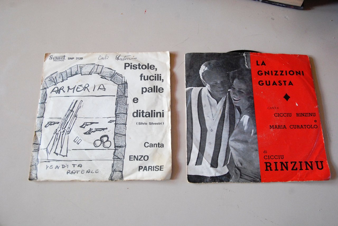2 dischi 45 giri vinile pistole fucili palle e ditalini … | Immagine principale
