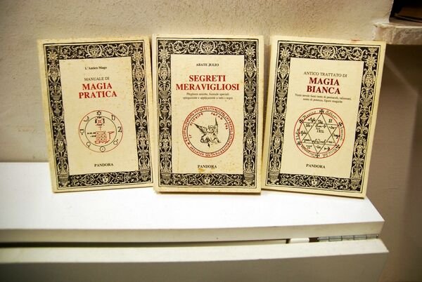 Magia Pratica e Magia Bianca (Segreti Meravigliosi è stato venduto)