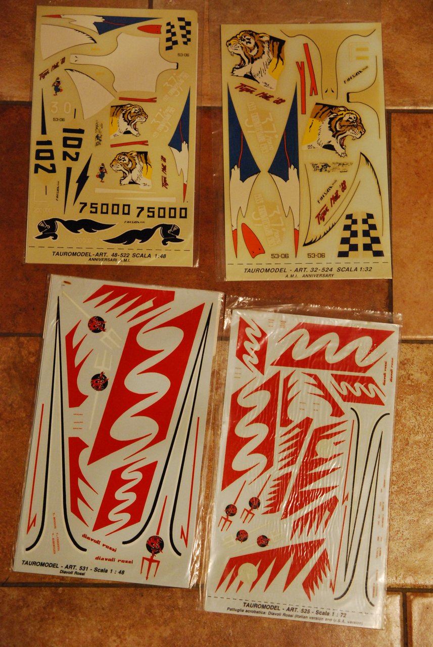 48-522 annuversari, 32-524, 531 diavoli rossi, 525 pattuglia acrobatica