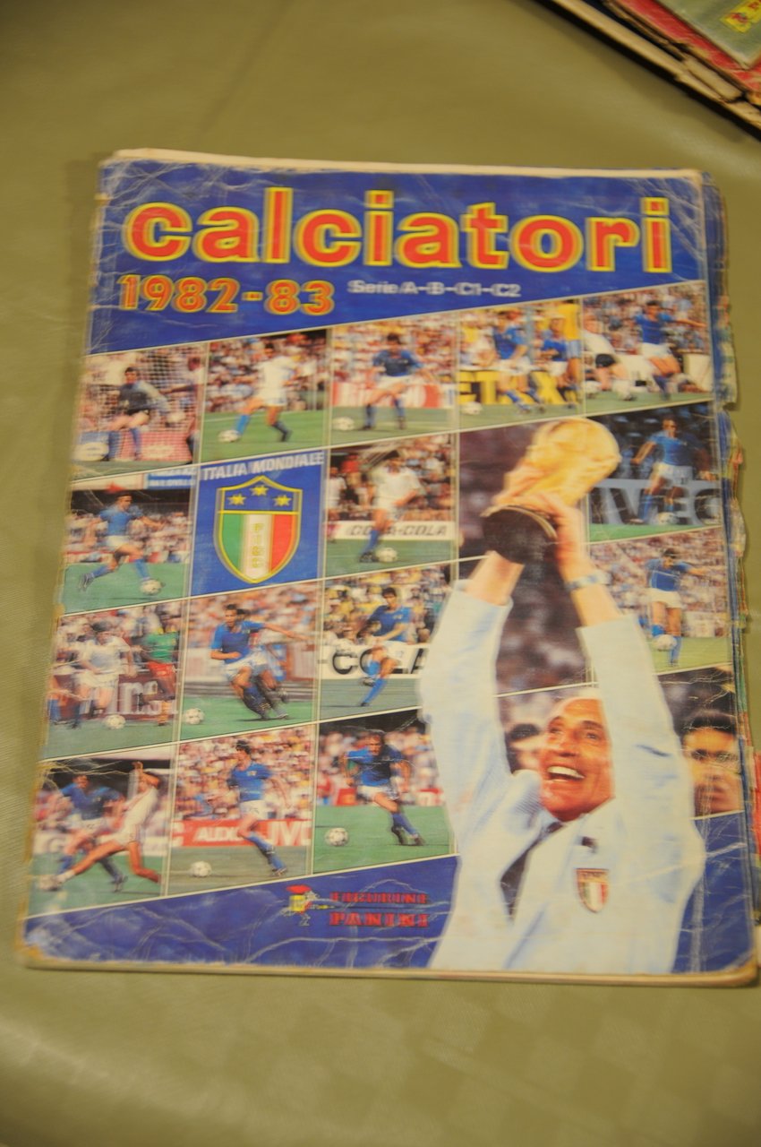 calciatori panini 1982 1983 83, con 300 figurine presenti