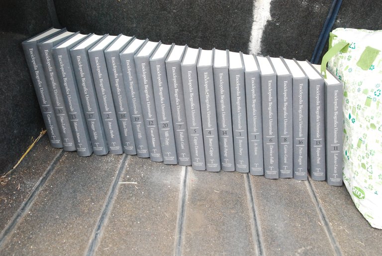 enciclopedia biografica universale treccani 20 voll. nuovi opera cpl. la repubblica l'espresso 